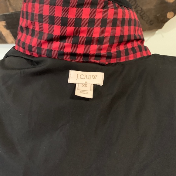 J. Crew red buffalo check quilted down vest sz XS - Picture 7 of 8